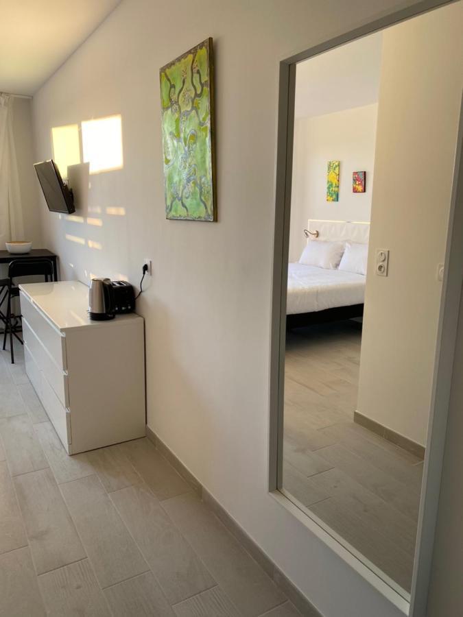 Les Jardins D'Athena Aparthotel Eguilles Exterior photo