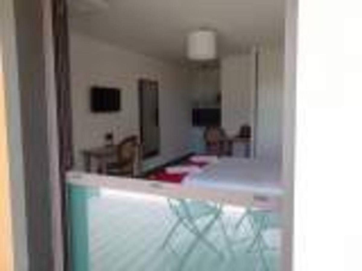 Les Jardins D'Athena Aparthotel Eguilles Exterior photo